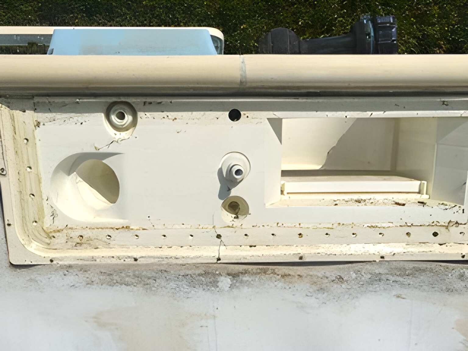 Défaut de structure sur piscine industrialisée Défaut de structure sur piscine assemblée