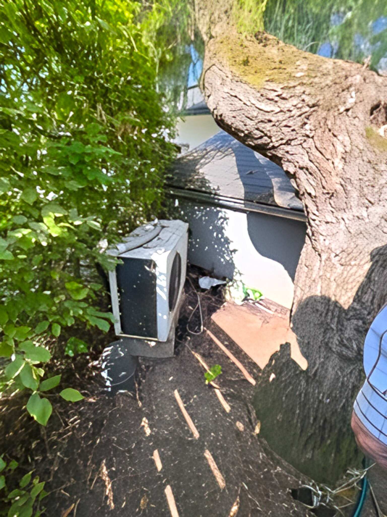 Rafraîchir l'arbre a déplu à cette pompe à chaleur Pompe à chaleur de piscine obstruée